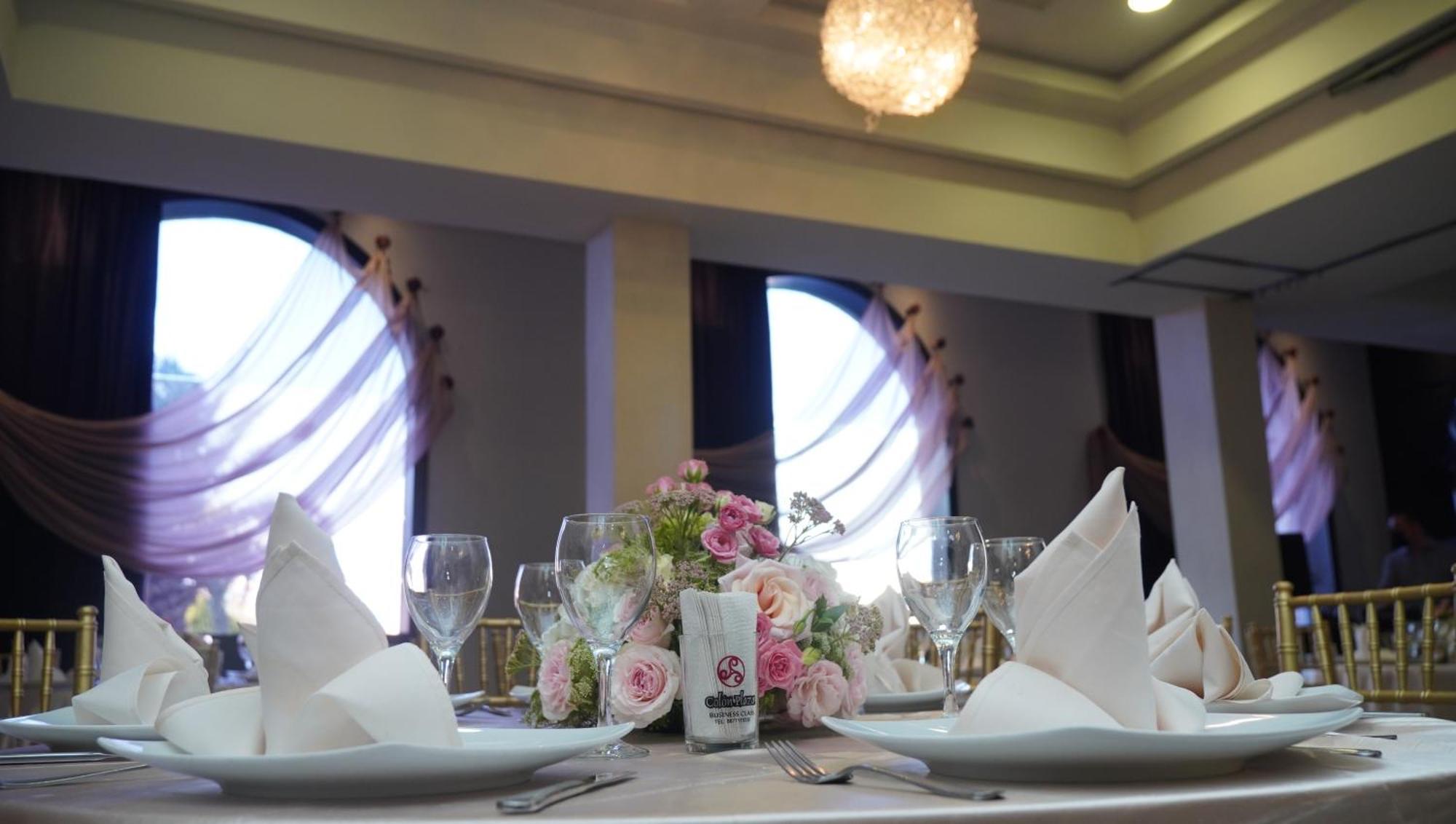 Hotel Colon Plaza Business Class 누에보 라레도 외부 사진