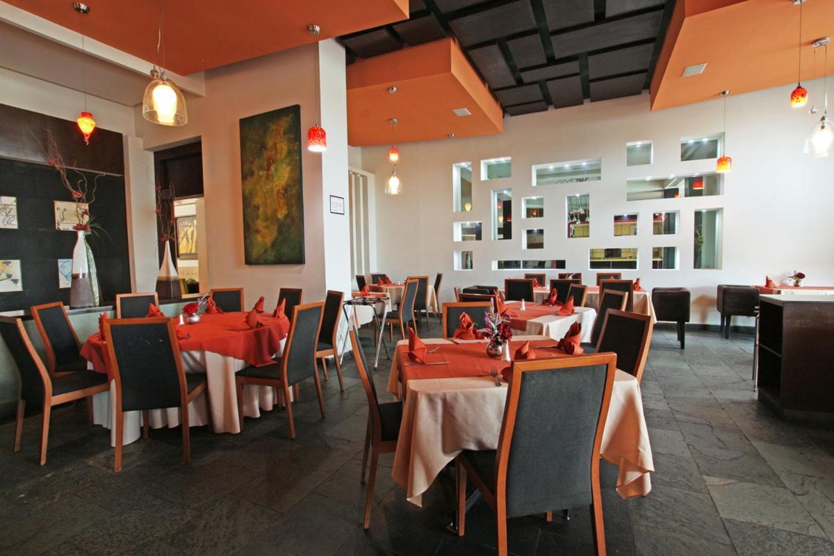Hotel Colon Plaza Business Class 누에보 라레도 외부 사진