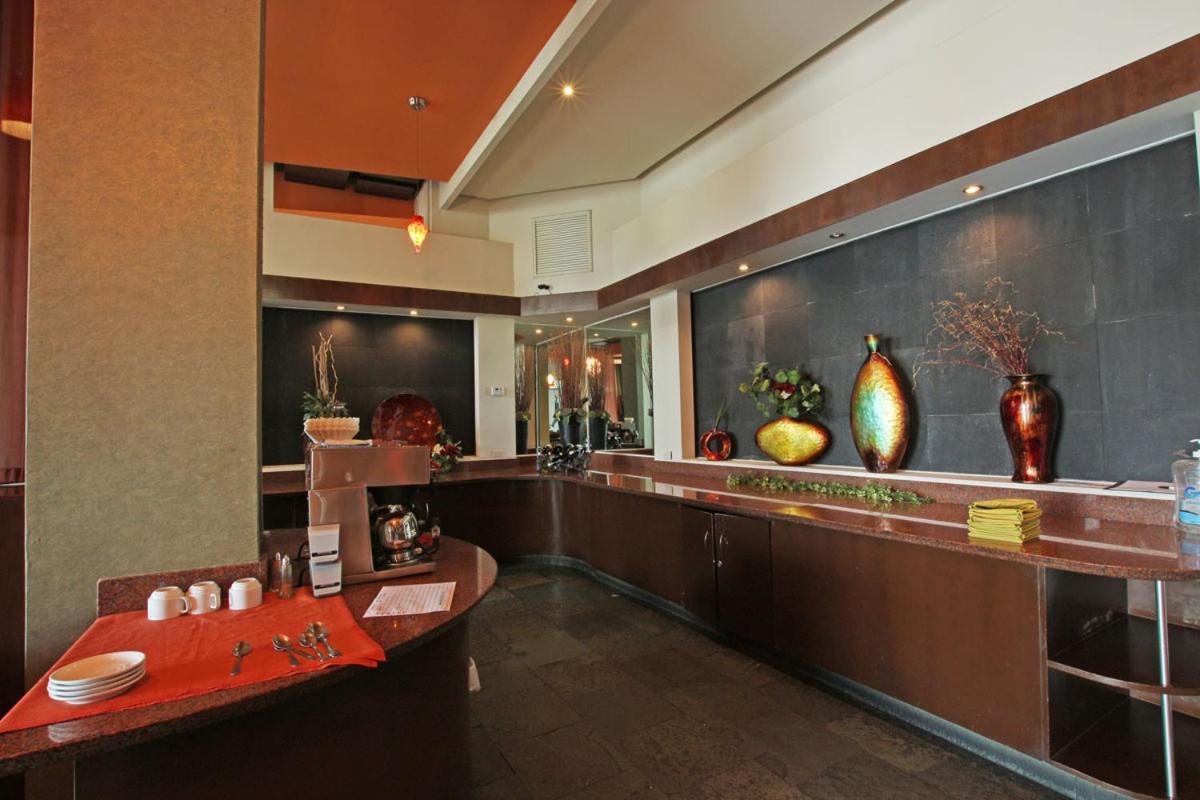 Hotel Colon Plaza Business Class 누에보 라레도 외부 사진