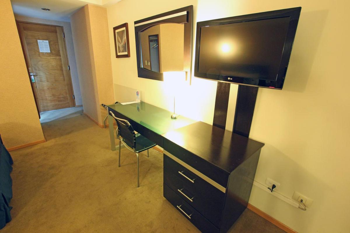 Hotel Colon Plaza Business Class 누에보 라레도 외부 사진