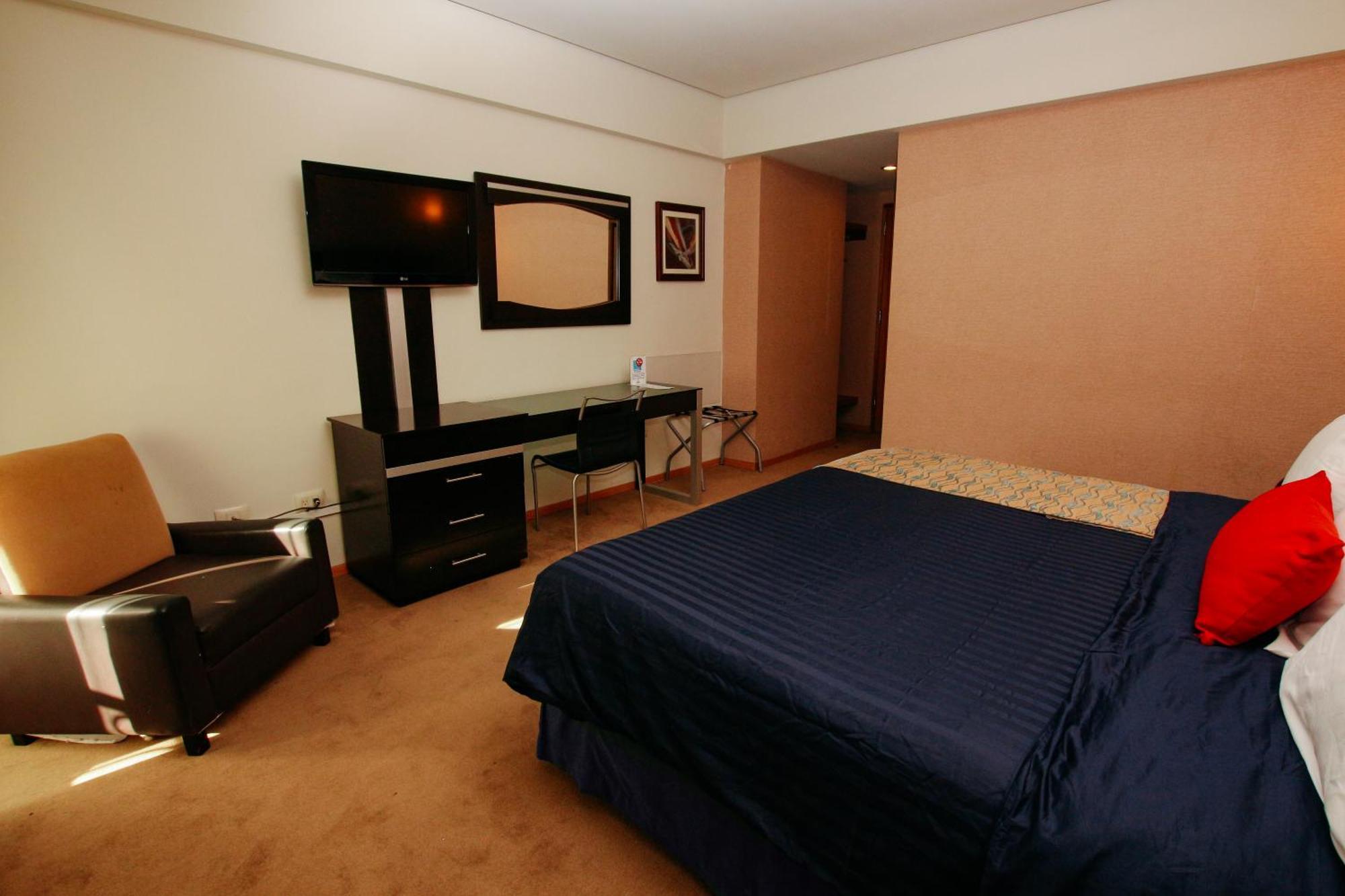 Hotel Colon Plaza Business Class 누에보 라레도 외부 사진